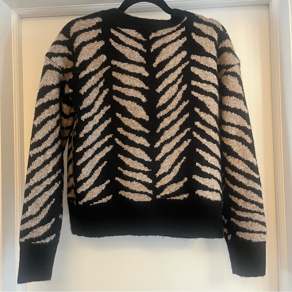 Evereve - Wyatt Cardigan Sweater - black/latte - size S - Picture 8 of 13